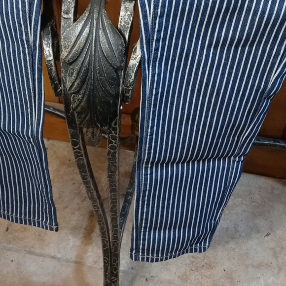 VIP Jeans - Picture 3 of 5